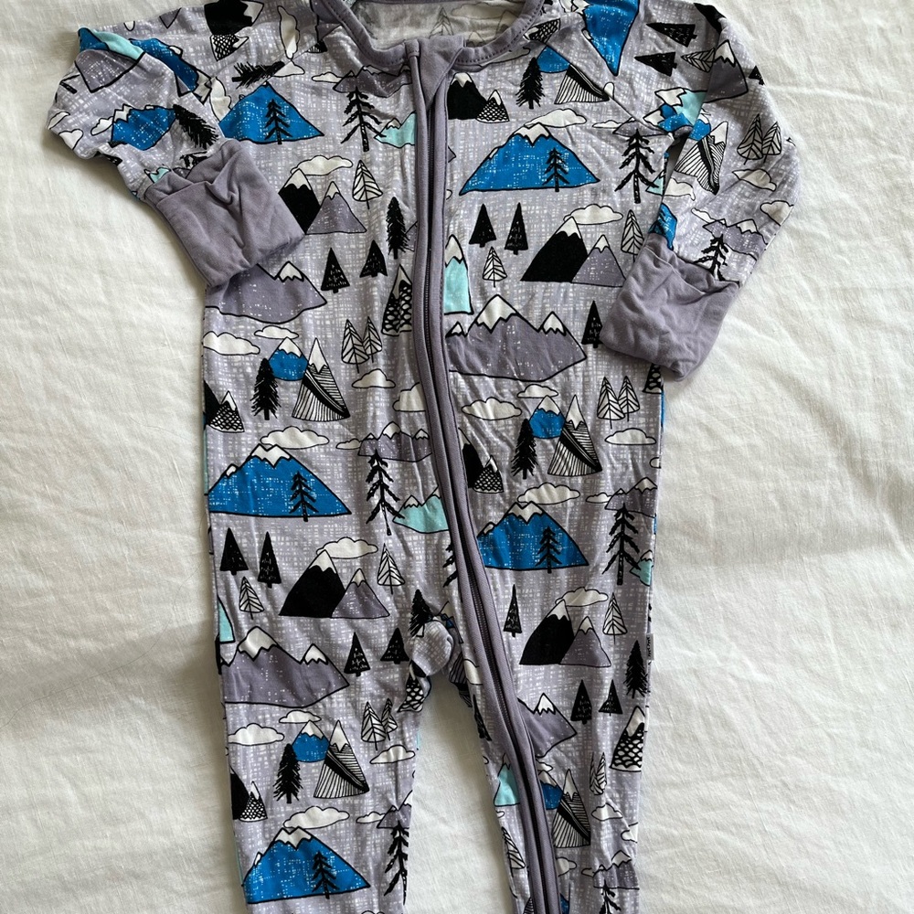 Little Sleepies Mountains Zippy